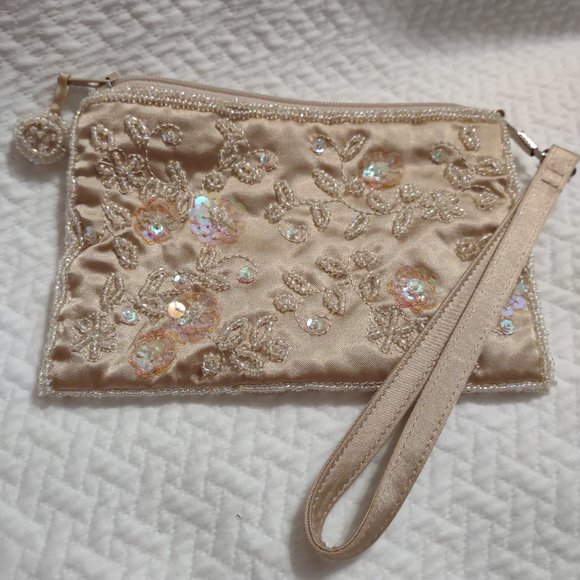 Fancy sparkling beaded cream wristlet zipper purse - Picture 1 of 5